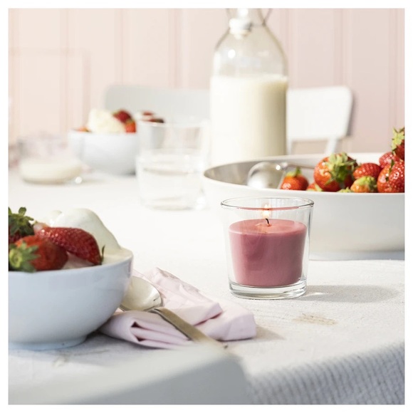 ๐๐ 2 Pack Strawberry Scented Candle in Glass Holder - Picture 3 of 4